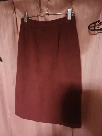도쿄 스타일 울 100% 버건디 타이트 스커트