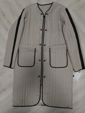 MORE 퀼팅 자켓 블랙 스트라이프