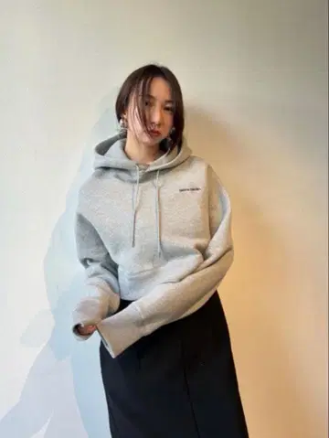 새상품급 FRAY I.D 숏 기장 후드티 맨투맨 프레이 아이디