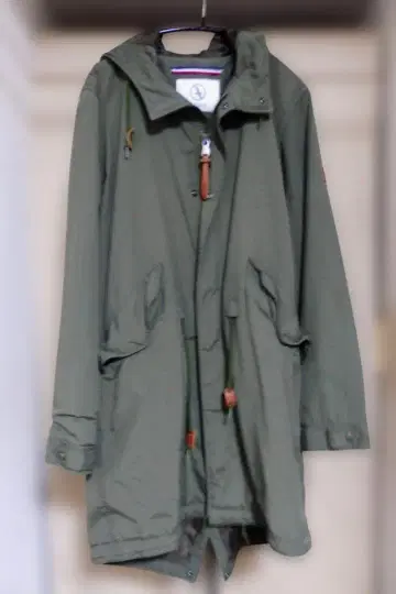 AIGLE 올리브 그린 모즈 코트 후드 부착