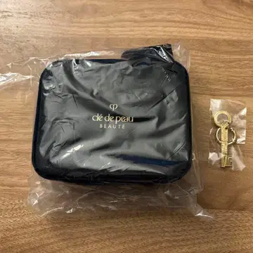 미사용 새상품 * 끌레드뽀보떼 2025 홀리데이 컬렉션 오리지널 파우치