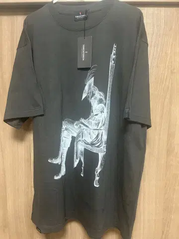 새상품 TORCH TORCH 블러드본 티셔츠 시계탑의 마리아 XXL
