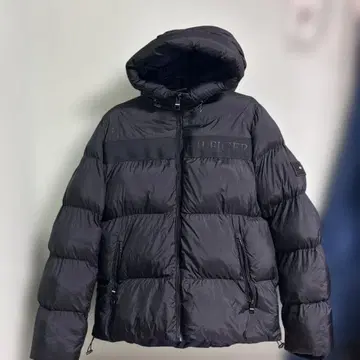 TOMMY HILFIGER 블랙 다운 자켓