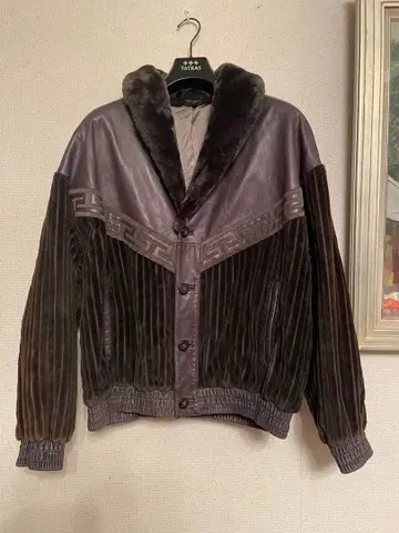 지리 가죽과 코듀로이 블루종 약간 코듀로이 부분에 그을림 있음