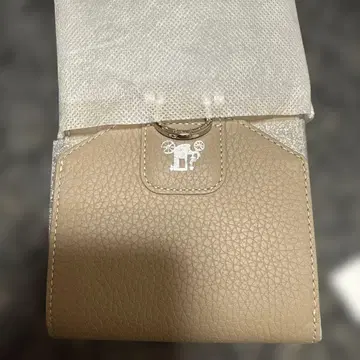 아타오 베이지 접이식 지갑 로고 포함