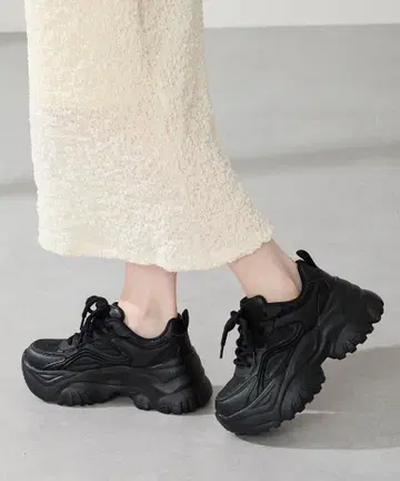 오리엔탈 트래픽 볼륨 밑창 라메 스니커즈