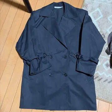 MEZZO FORTE 블랙 숏 트렌치코트 온워드 카시야마