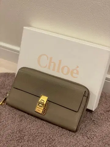 끌로에 그레이 가죽 장지갑