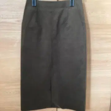 새상품급 브라운 타이트 스커트 무릎 기장 사이드 포켓