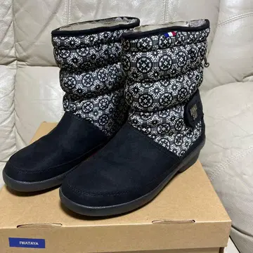 새상품급 ANNA SUI 안나수이 르꼬끄 어그 부츠 23cm