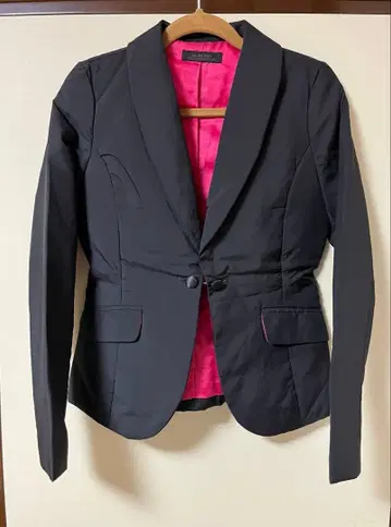여성용 블랙 새틴 원단 테일러드 자켓 핑크 안감