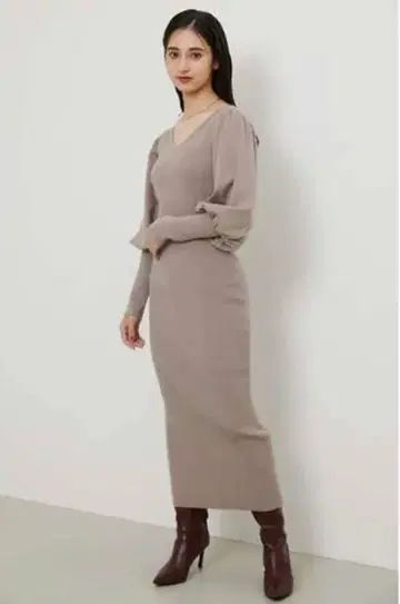 rienda 볼륨 슬리브 니트 타이 원피스