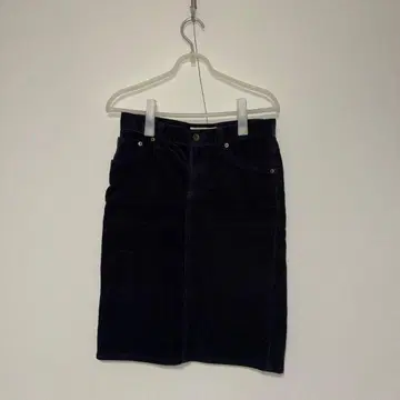 네이비 타이트 스커트 뒷면 포켓 부착