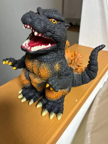 진좌수 버닝 고질라