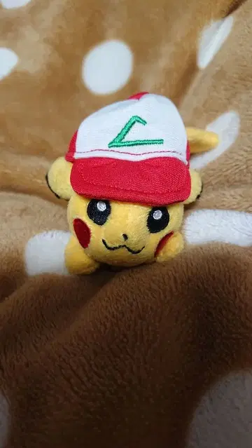 피카츄 봉제 인형 빨간색 캡