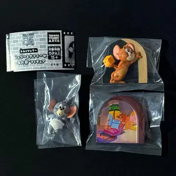 톰과 제리 제리와 타피가 있는 집 피규어