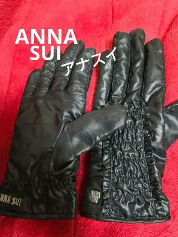 ANNA SUI 블랙 장갑 개더 디테일. 새상품급.
