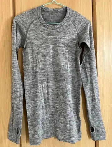Lululemon 룰루레몬 긴팔 상의 S 사이즈 정도