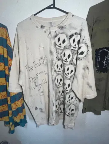 스컬 프린트 오버 사이즈 리메이크 T셔츠