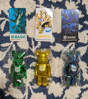 [베이직 @마크 3종류] 베어브릭 내부 가방 미개봉 카드 포함