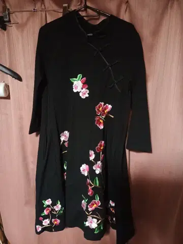 정품 차이나복 럭셔리 화려한 플라워 자수 긴팔 원피스 중국산 겨울용