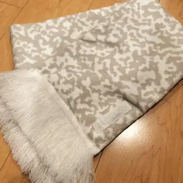 미세스 그린애플 화이트 라운지 머플러