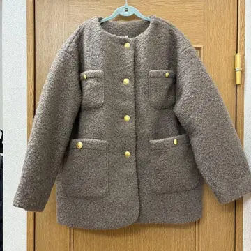 coca 푸들 금장 버튼 노카라 코트 브라운