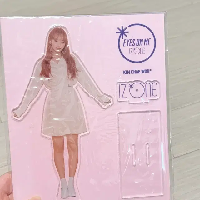 아이즈원 김채원 아크릴 스탠드 판매합니다