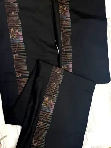 다카시마야 오시마 명주 블랙 베이스 모던 당초 무늬