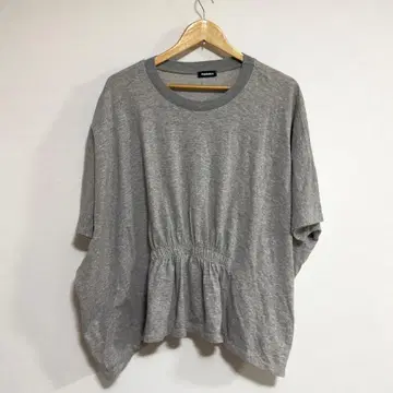 Plantation 그레이 페플럼 반팔 T셔츠 돌먼