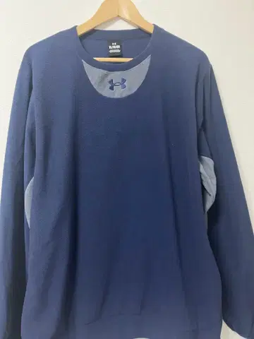 언더아머 플리스