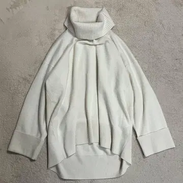 맥피 울 캐시미어 혼방 터틀넥 풀오버 화이트