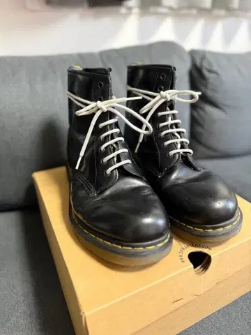 Dr. Martens 1460 UK9
