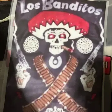 특대형 로스반 디오스, 덤으로 특대형 카드놀이 스컬.