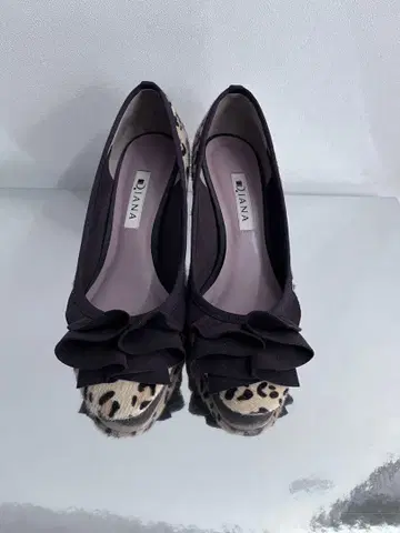 DIANA 레오파드 무늬 하이힐