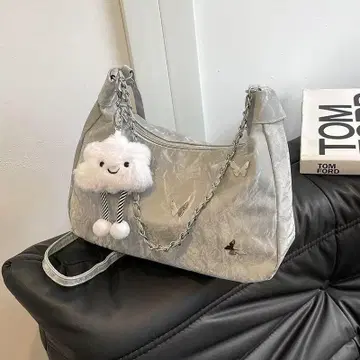 실버 숄더백 구름 모티브