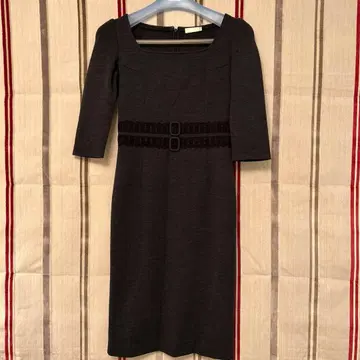 다크 그레이 7부 소매 타이트 원피스