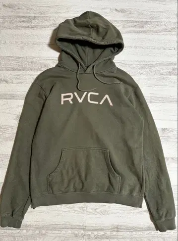 RVCA 루카 로고 올리브 그린 후드티