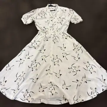 카네코 이사오 화이트 꽃무늬 까멜리아 반팔 원피스