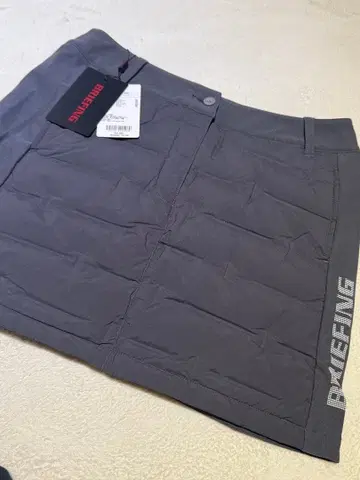 브리핑 다운 스커트 미사용