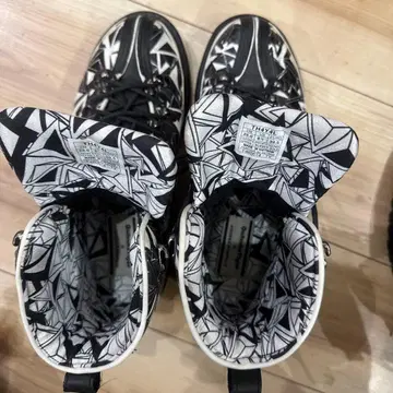 기하학 패턴 하이컷 스니커즈