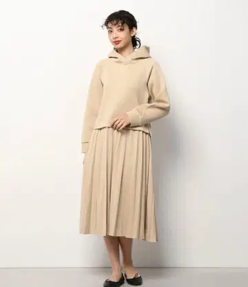 티고라 TIGORA 플리츠 도킹 원피스