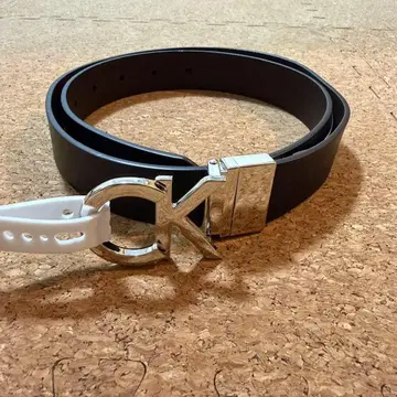 Calvin Klein CK 로고 버클 벨트 S/M 블랙/화이트