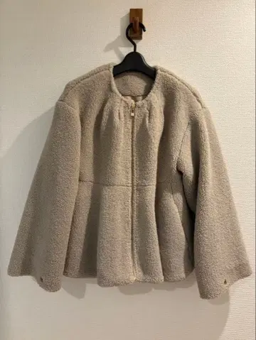 CFLFORD(셀포드) 보아 페플럼 자켓 베이지