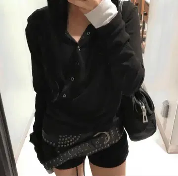 amood hamong 상의 블랙 블랙 시즈니룩