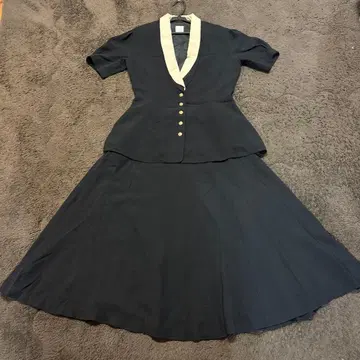 카네코 이사오 블랙 스커트 수트