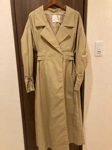 [ Mame Kurogouchi ] 레이스업 트렌치코트