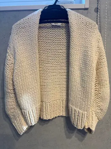 AKTE 아이보리 화이트 니트 가디건