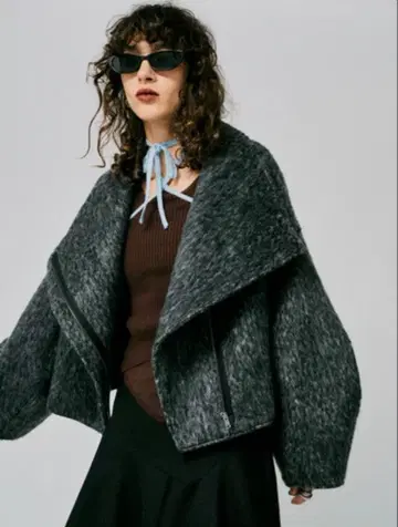 [ led.tokyo ] 하이넥 숏 샤기 코트