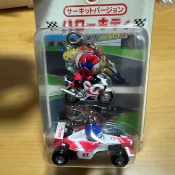 [레어] 헬로키티 키링 서킷 버전